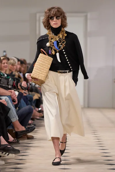 Look 2